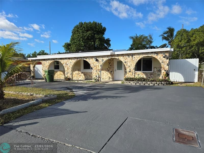 1031 NW 10th Terrace in Fort Lauderdale, FL - Building Photo