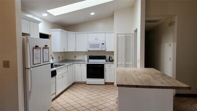 2249 SE Melaleuca Blvd in Port St. Lucie, FL - Building Photo - Building Photo