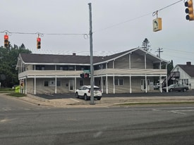 2006 Ashmun St in Sault Ste. Marie, MI - Building Photo
