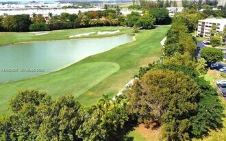 9735 NW 52nd St in Doral, FL - Building Photo