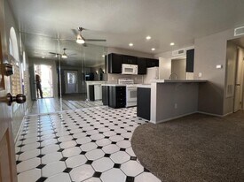 7570 W Flamingo Rd in Las Vegas, NV - Building Photo