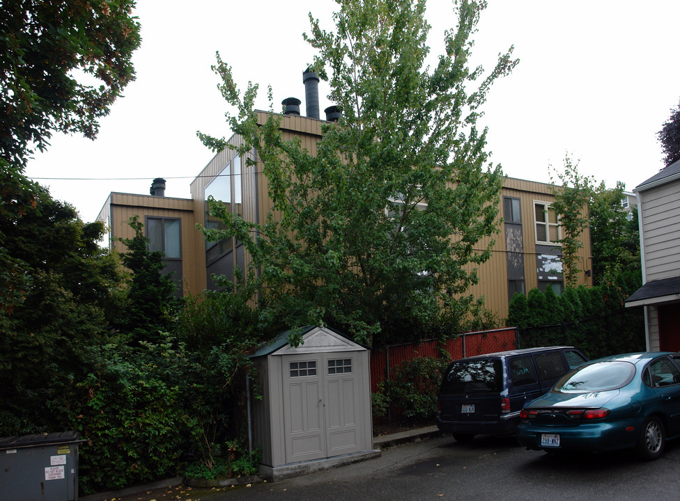 163 Etruria St in Seattle, WA - Building Photo