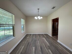 204 Myrtle Ave in Woodbine, GA - Foto de edificio - Building Photo
