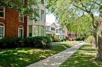 530-534 Sheridan Sq in Evanston, IL - Building Photo - Building Photo