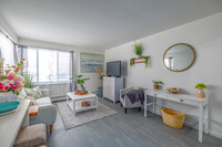 Riverview Apartments in Milwaukee, WI - Building Photo - Interior Photo