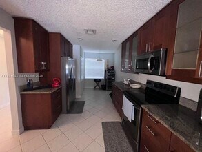 1852 Andromeda Ln in Weston, FL - Building Photo - Building Photo