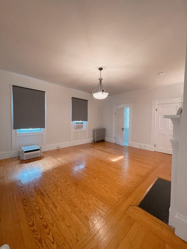 69 Arnold St, Unit 1st Fl. in Providence, RI - Building Photo - Building Photo