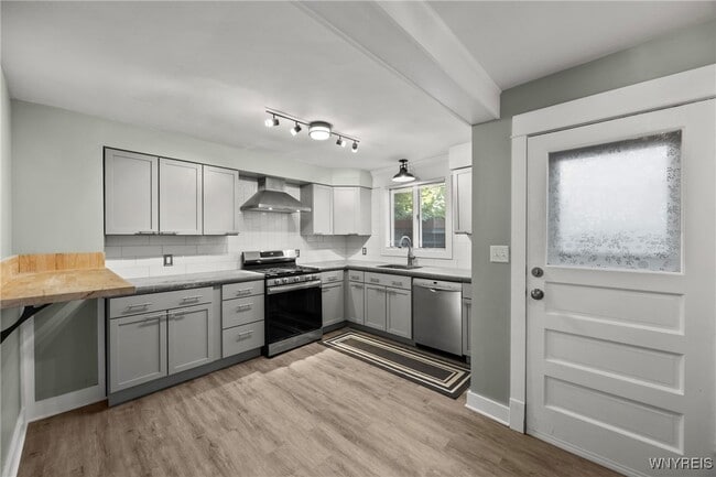 524 Massachusetts Ave in Buffalo, NY - Building Photo - Building Photo