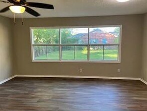 11605 Tilia St in Houston, TX - Foto de edificio - Building Photo