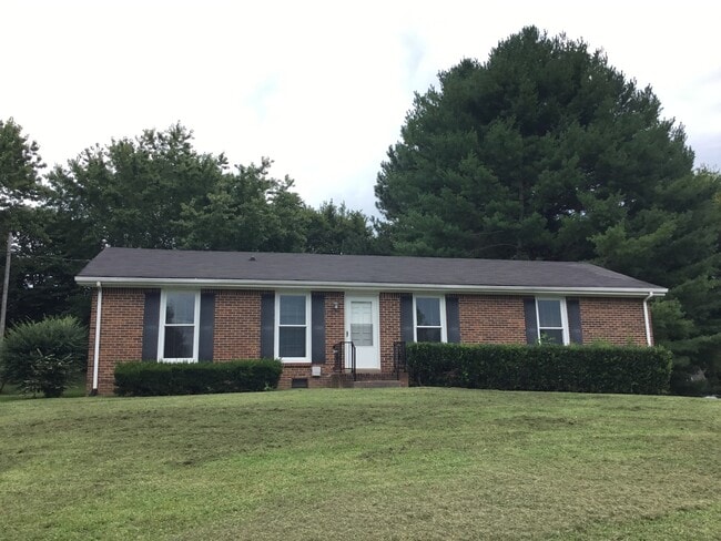 2029 Whitland Dr in Clarksville, TN - Building Photo - Building Photo