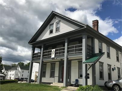 7 Russell St in Plymouth, NH - Foto de edificio