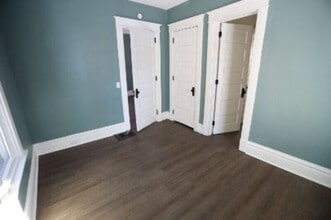 1220 Wealthy St SE in Grand Rapids, MI - Building Photo - Building Photo