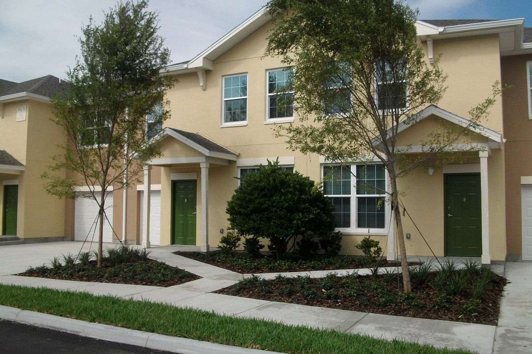 Laurel Villas in DeLand, FL - Building Photo