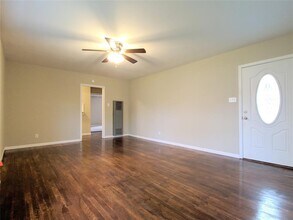 128 7th St N in Texas City, TX - Building Photo - Building Photo