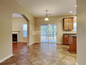 100 Sarmiento Ln in Summerville, SC - Foto de edificio - Building Photo