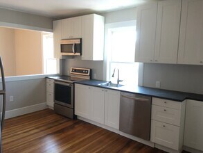 8 Skerry St, Unit #2 in Salem, MA - Foto de edificio - Building Photo