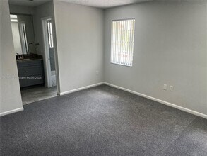 10422 SW 148th Ave Dr in Miami, FL - Building Photo - Building Photo