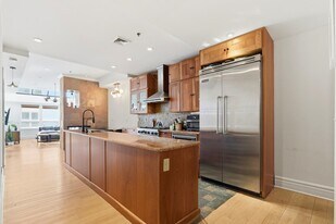 81 Montgomery St in Jersey City, NJ - Building Photo