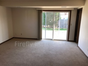 603 Broadway Dr in Sun Prairie, WI - Foto de edificio - Building Photo