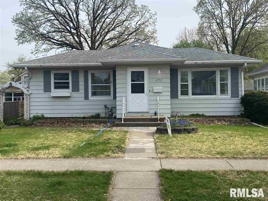 2733 E 18th St in Davenport, IA - Building Photo