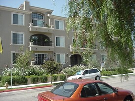 1725 Butler Ave in Los Angeles, CA - Building Photo - Building Photo