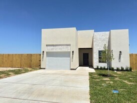 6702 El Freno Ln in Laredo, TX - Building Photo