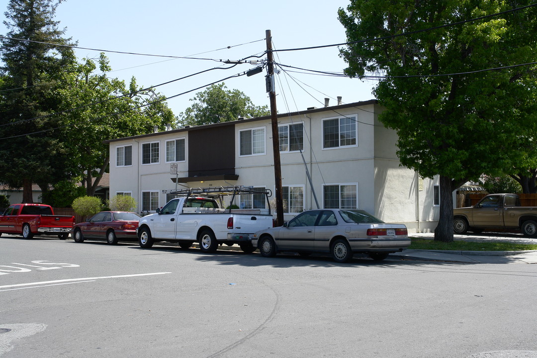 200 4th Ave in Redwood City, CA - Foto de edificio