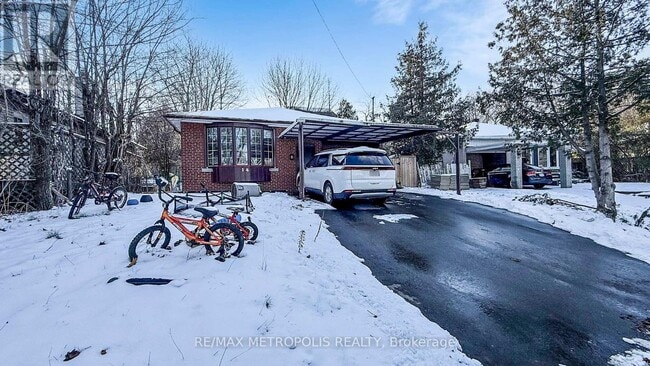 property at 14 Furlong Ct