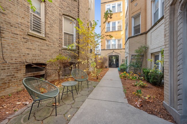 property at 1432 N Maplewood Ave