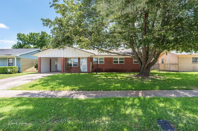 property at 1202 Wisteria St