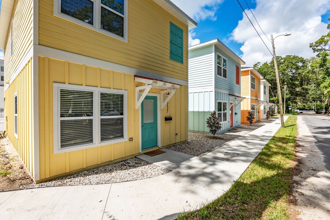 1351 NW 6th Ave in Gainesville, FL - Building Photo