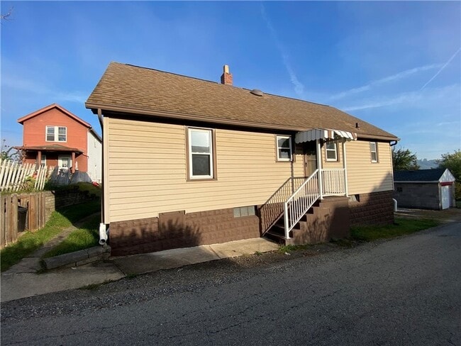 property at 523 Reynolds St