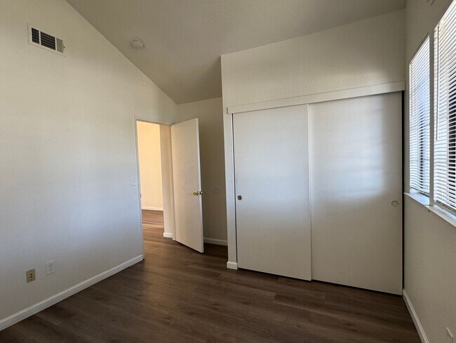 6631 Mt Bachelor Ct in Stockton, CA - Building Photo - Building Photo