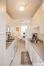 1945 Commonwealth Ave, Unit 47 in Boston, MA - Building Photo - Building Photo