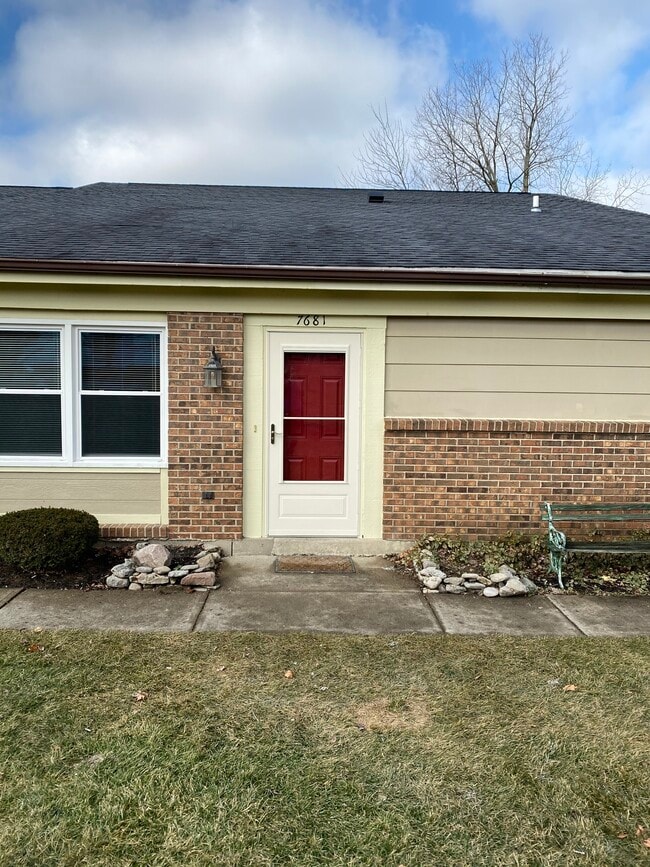 7681 Brams Hill Dr in Washington Township, OH - Building Photo - Building Photo