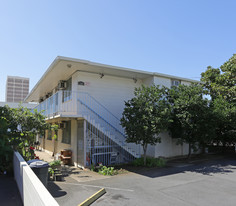 1321 Kinau St in Honolulu, HI - Building Photo