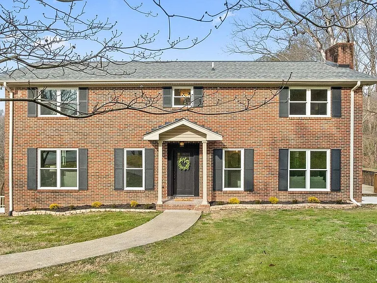 111 Pinecone Ln in Chattanooga, TN - Building Photo