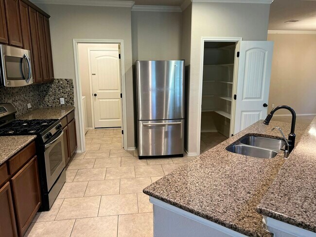 property at 1717 Woodvista Pl