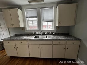 17 Hudson St in Bangor, ME - Foto de edificio - Building Photo