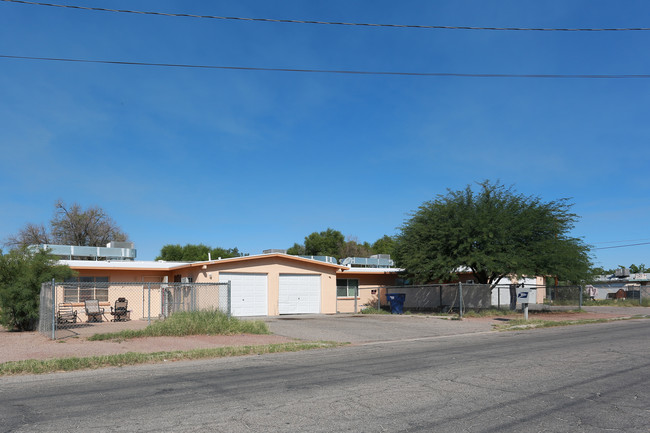 1510 S Van Buren Ave in Tucson, AZ - Foto de edificio - Building Photo