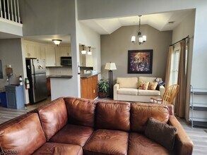 1 Pine Cres in Vernon, NJ - Building Photo - Building Photo