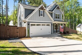 594 E L Ives Dr in Aberdeen, NC - Building Photo - Building Photo