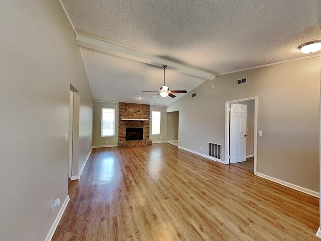 6319 Ian Chad Dr E in Jacksonville, FL - Foto de edificio - Building Photo