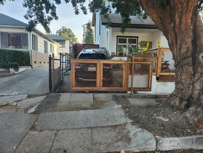 4123 Garden Ave, Unit Garden Room in Los Angeles, CA - Foto de edificio - Building Photo
