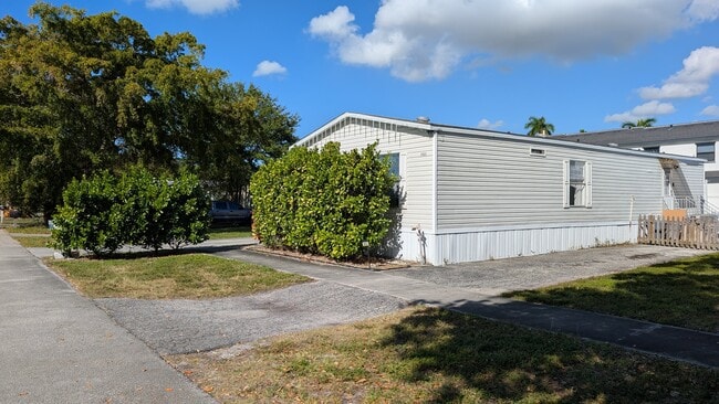 property at 3023 SW 50th St