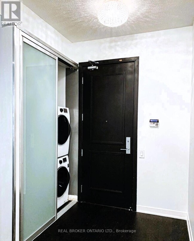 88 Park Lawn Rd in Toronto, ON - Building Photo - Building Photo