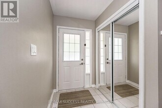 734 Edwards Ave in Milton, ON - Building Photo - Building Photo