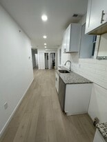 3424 N 18th St, Unit 1