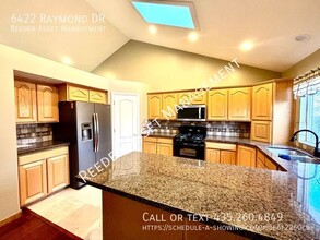 6422 Raymond Dr in South Weber, UT - Foto de edificio - Building Photo
