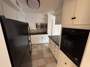 6127 Bandera Ave in Dallas, TX - Building Photo - Building Photo